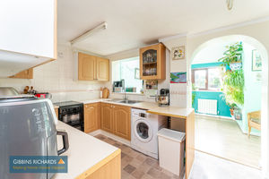Kitchen- click for photo gallery